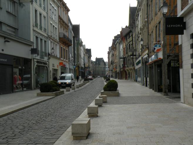  rue E. Zola